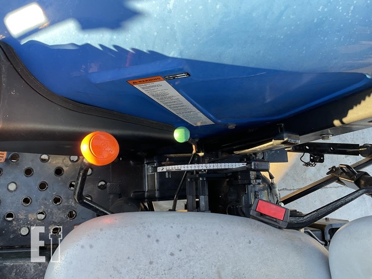 2017-new-holland-workmaster-50-image-14