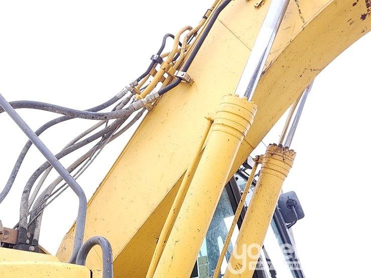 2013-komatsu-pc228us-lc-8-image-13