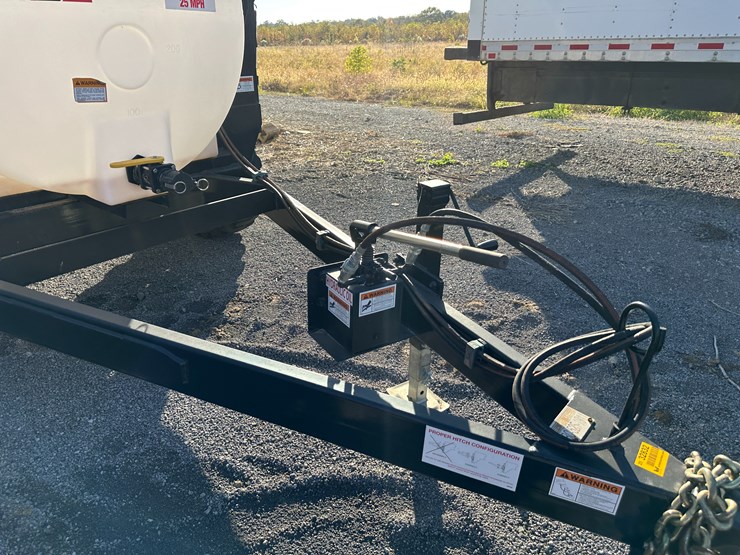 #32832-•-adams-500gal-water-trailer-image-23