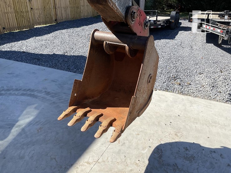 2010-deere-410j-image-11