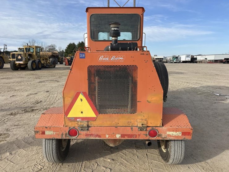 #1905-•-broce-sweeper-image-4