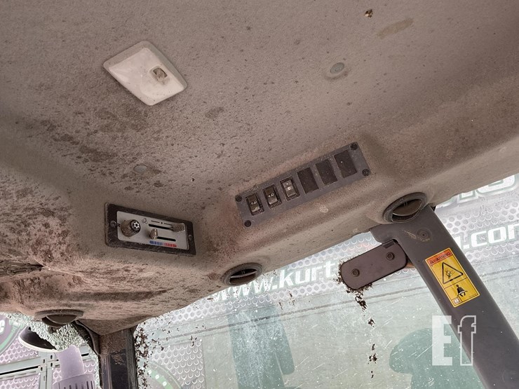 2022-massey-ferguson-4607m-image-17