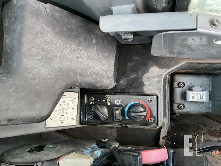 2014-takeuchi-tl10-image-13