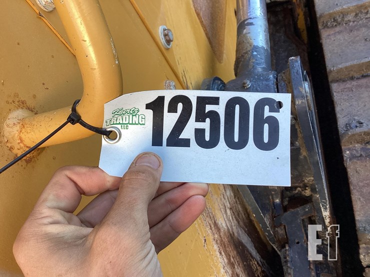 2021-deere-750l-image-21