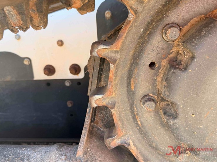 2022-bobcat-t770-image-17