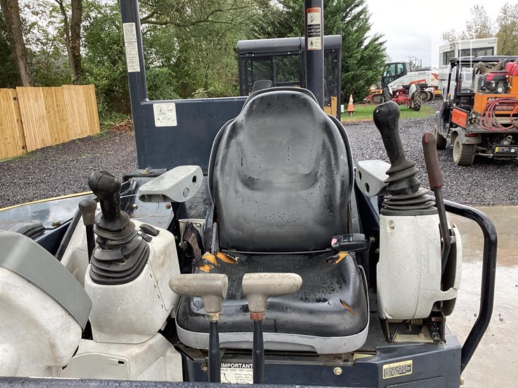 2015-deere-35g-image-15