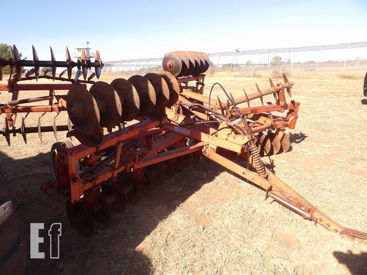 allis-chalmers-2300-image-4