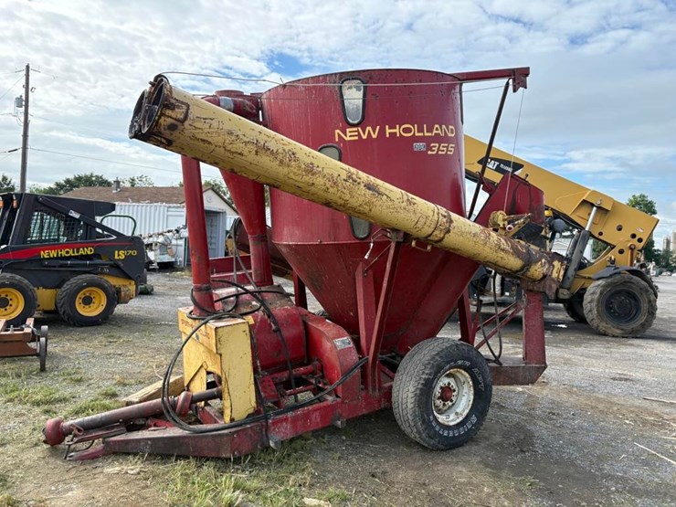 new-holland-355-image-2