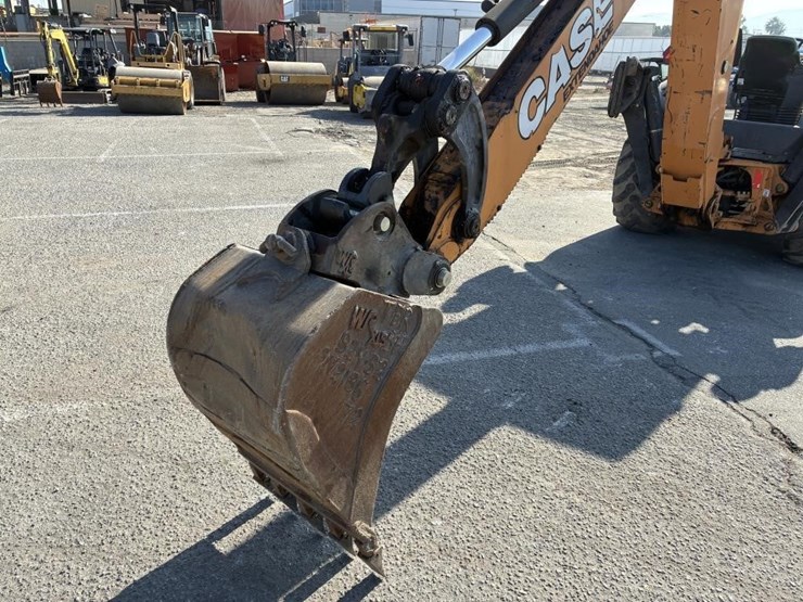 2018-case-580sn-image-10