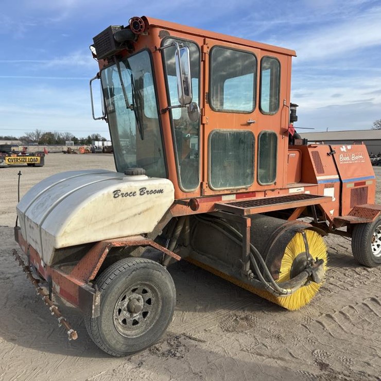 #1905 • Broce Sweeper
