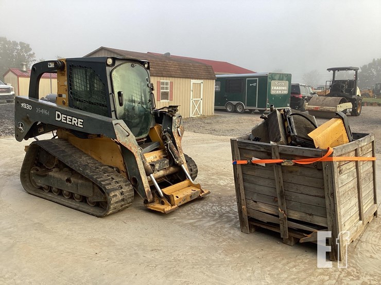 2010-deere-333d-image-6