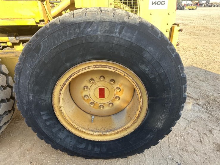 1984-caterpillar-140g-image-73