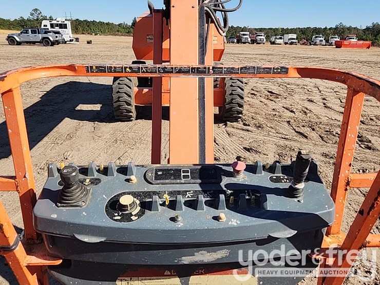 2008-jlg-660sj-image-26