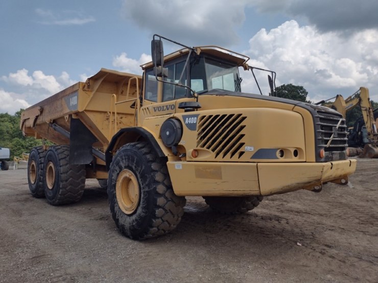 2003-volvo-a40d-image-44