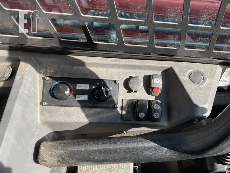 2025-kioti-tl750-image-15