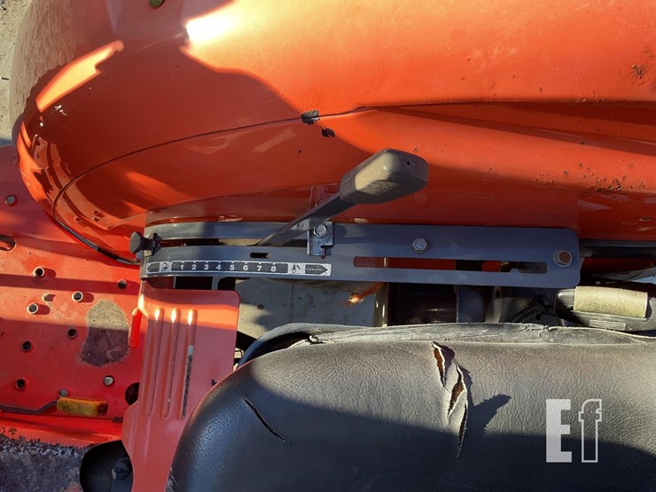 2016-kubota-l3301d-image-14