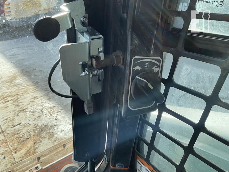 2014-bobcat-t650-image-17