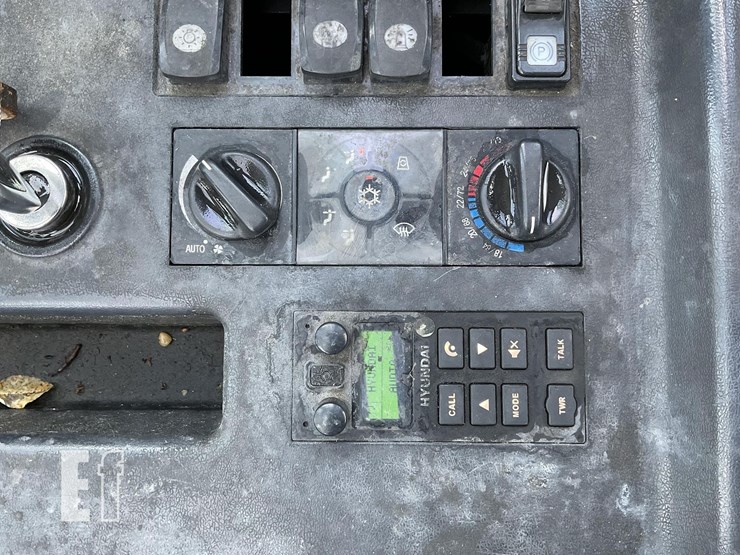 2020-hyundai-80d-9-image-13