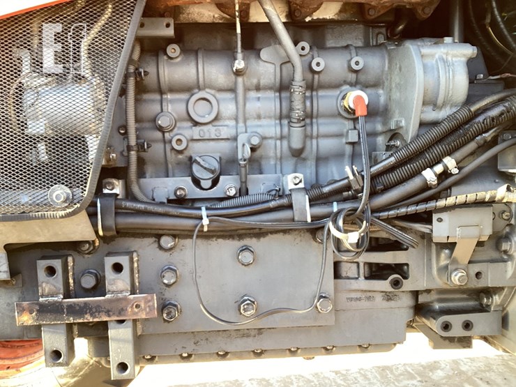 2012-kubota-m126x-image-9