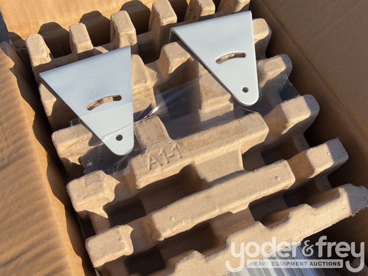 unused-150-watt-led-warehouse-lights-c/w-motion-sensor-image-6