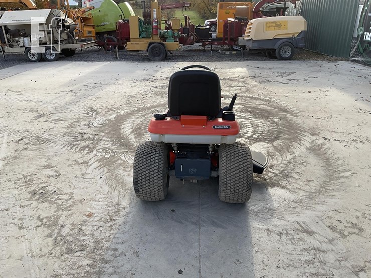 2014-kubota-t2080-image-3