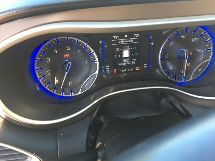 2017-chrysler-pacifica-image-6