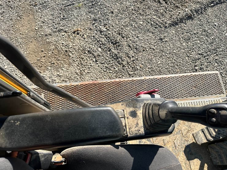 #32824-•-volvo-ec160e-crawler-excavator-w/hydraulic-thumb-image-82