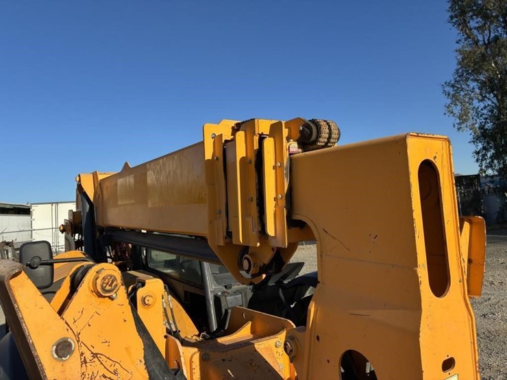 2018-jcb-510-image-10