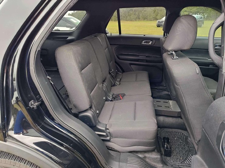 2018-ford-explorer-image-28