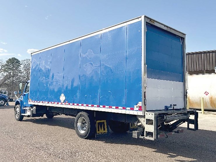 freightliner-m2-106-image-2