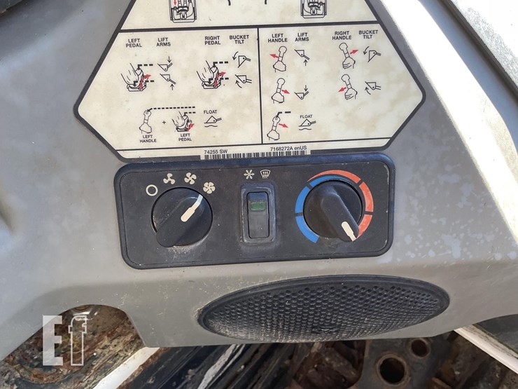 2016-bobcat-s570-image-14