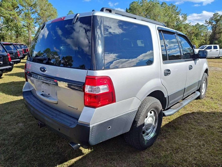 2017-ford-expedition-image-3