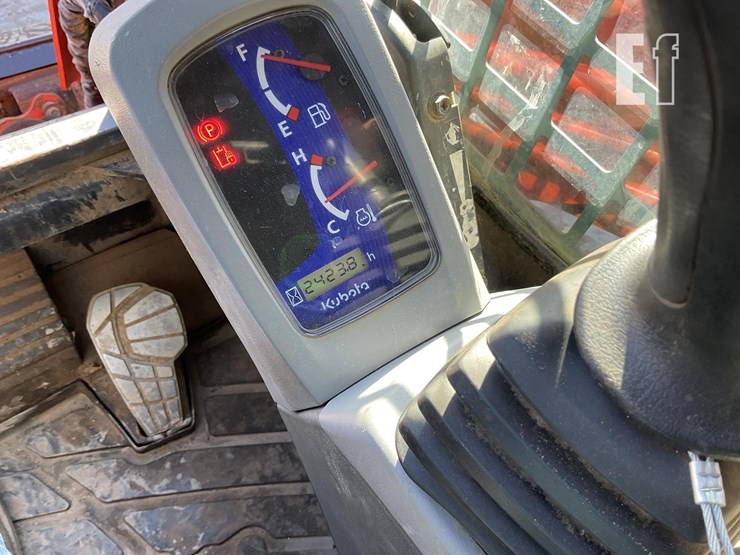 2015-kubota-svl90-2-image-21