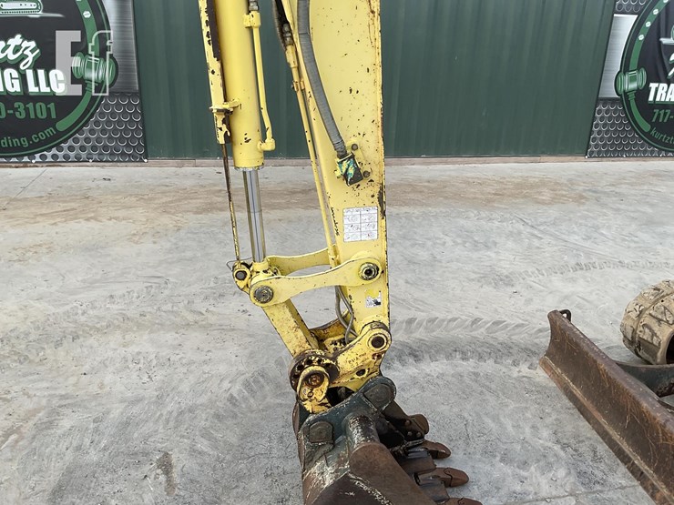 2008-yanmar-vio27-image-10