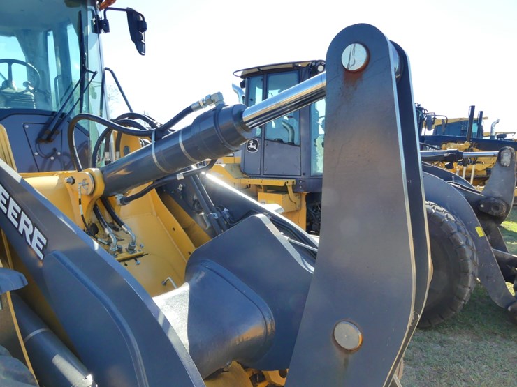 2021-deere-544p-image-6