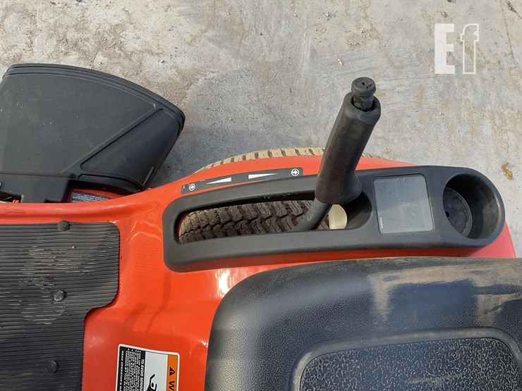 2014-kubota-t2080-image-11