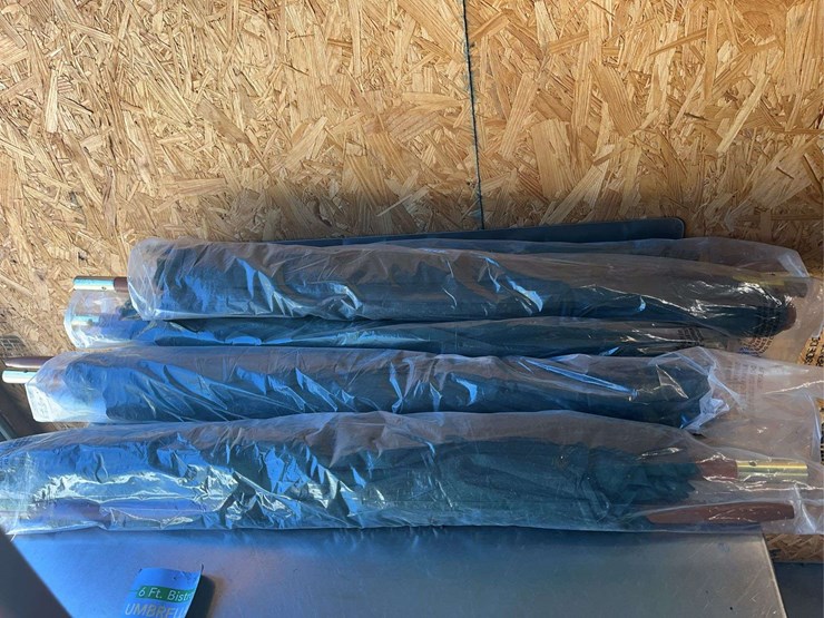 (6)-6'-bistro-outdoor-umbrellas-image-2