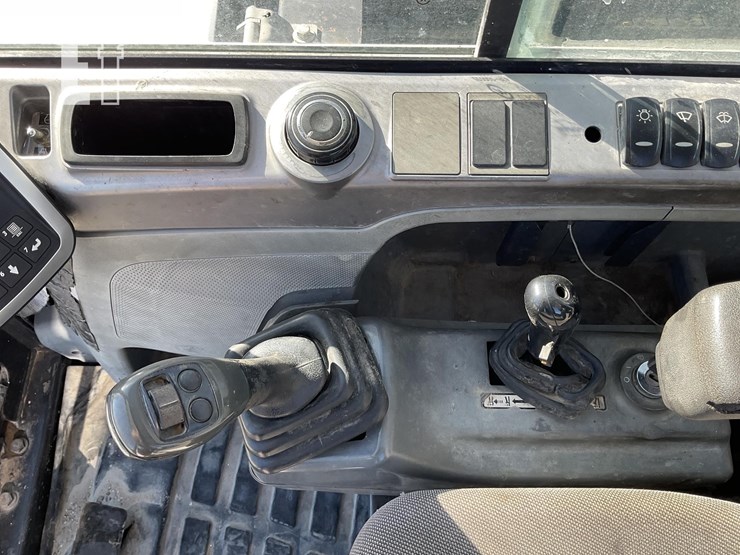 2016-bobcat-e85-image-17