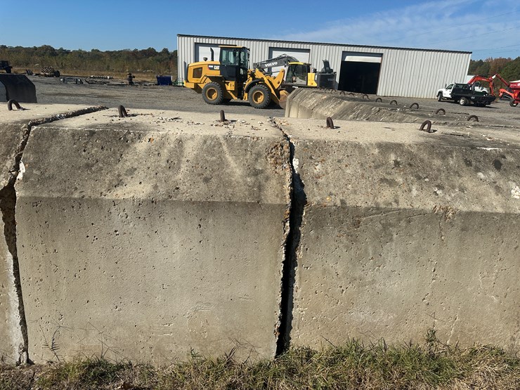 #32728-•-lot-of-(13)-~57"x80"-concrete-culvert-sectionss-image-11