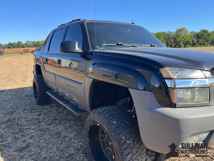 2002-chevrolet-avalanche-1500-image-9