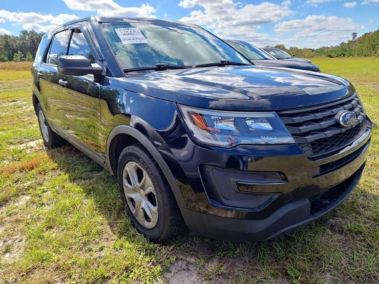 2018-ford-explorer-image-2