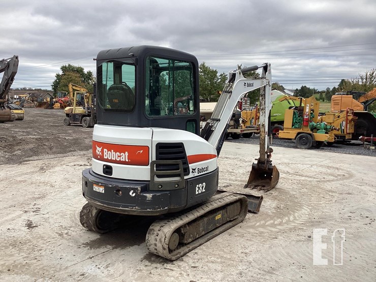 2014-bobcat-e32-image-4