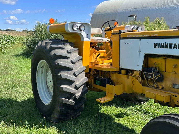 minneapolis-moline-g1355-image-6