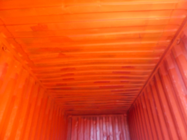 20'-shipping-container-image-8