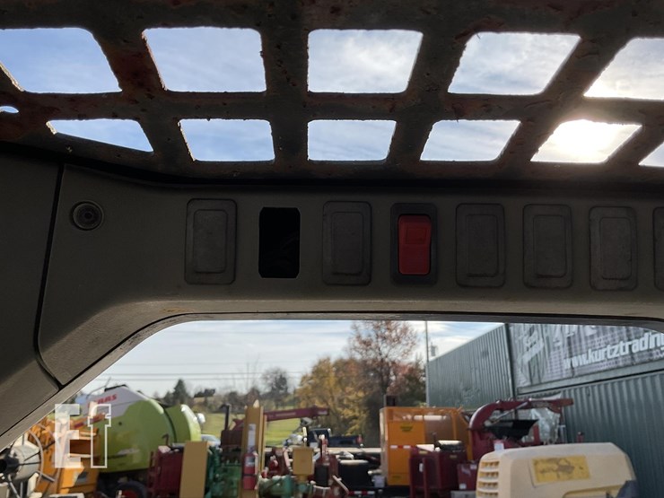 2006-bobcat-s150-image-16