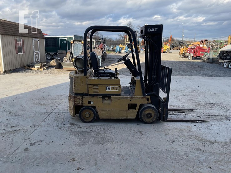 1990-caterpillar-t50d-image-5