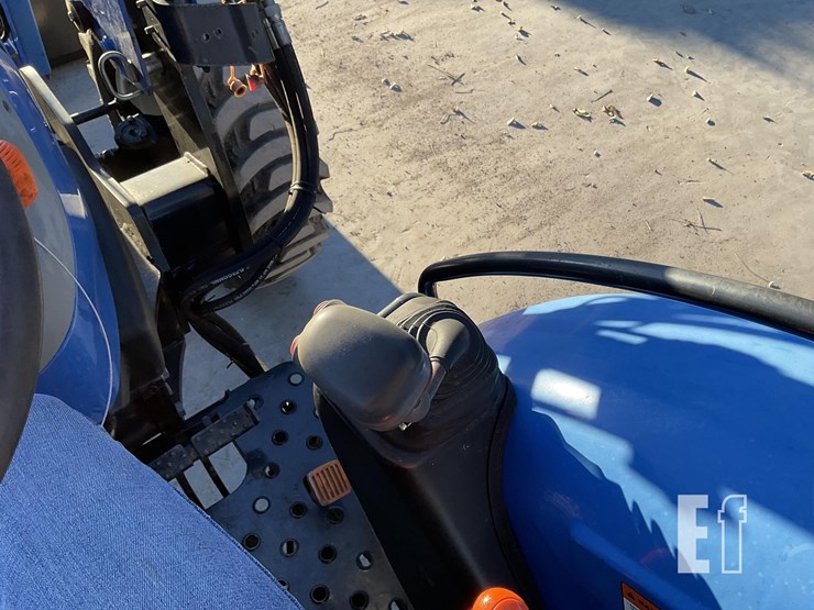 2017-new-holland-workmaster-50-image-16