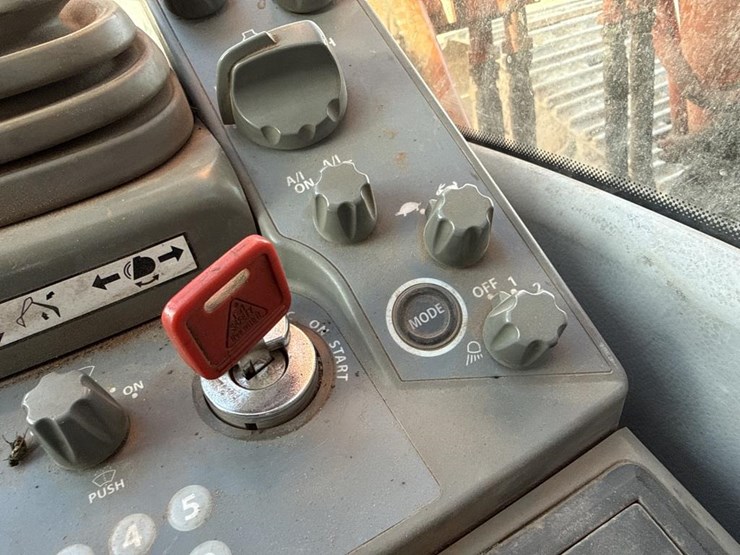 #1882-•-2012-hitachi-350lc-excavator-image-54