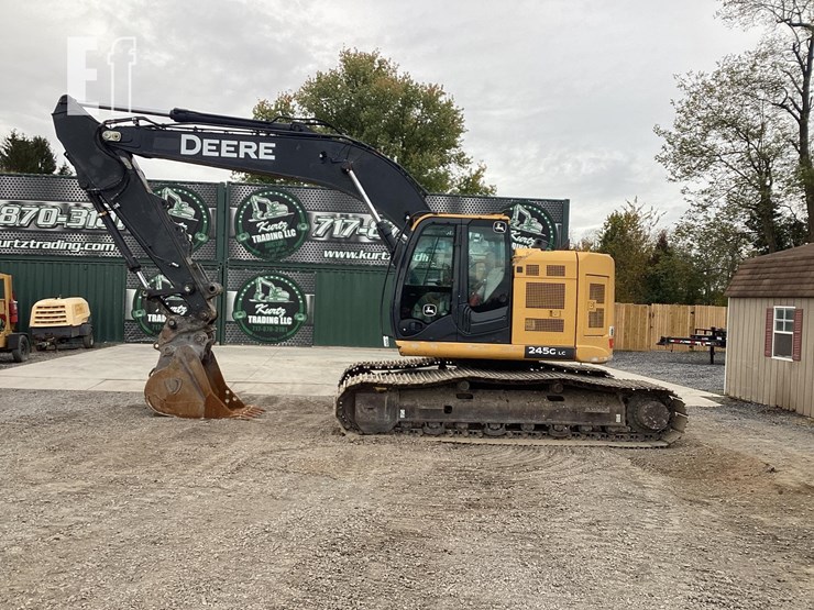 2019-deere-245g-lc-image-1