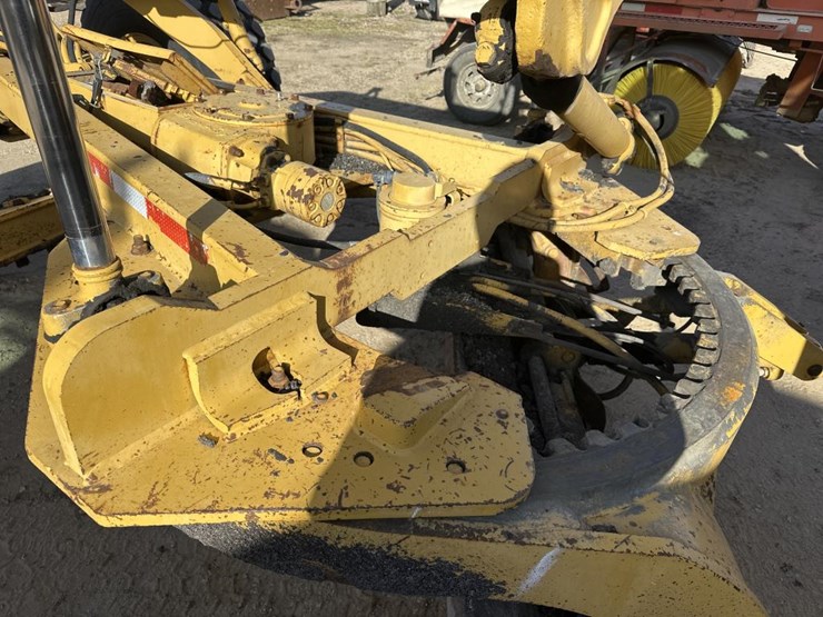 1984-caterpillar-140g-image-21